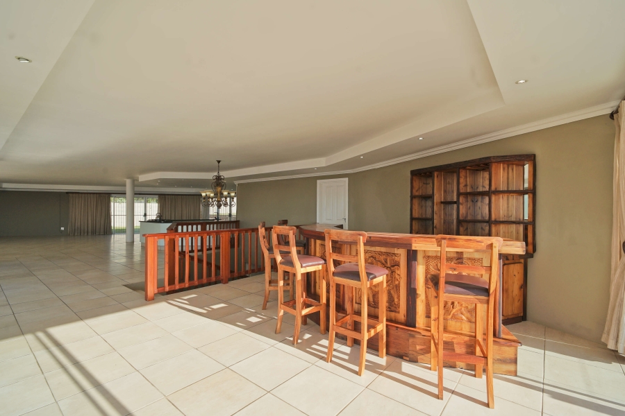 8 Bedroom Property for Sale in Winterstrand Eastern Cape